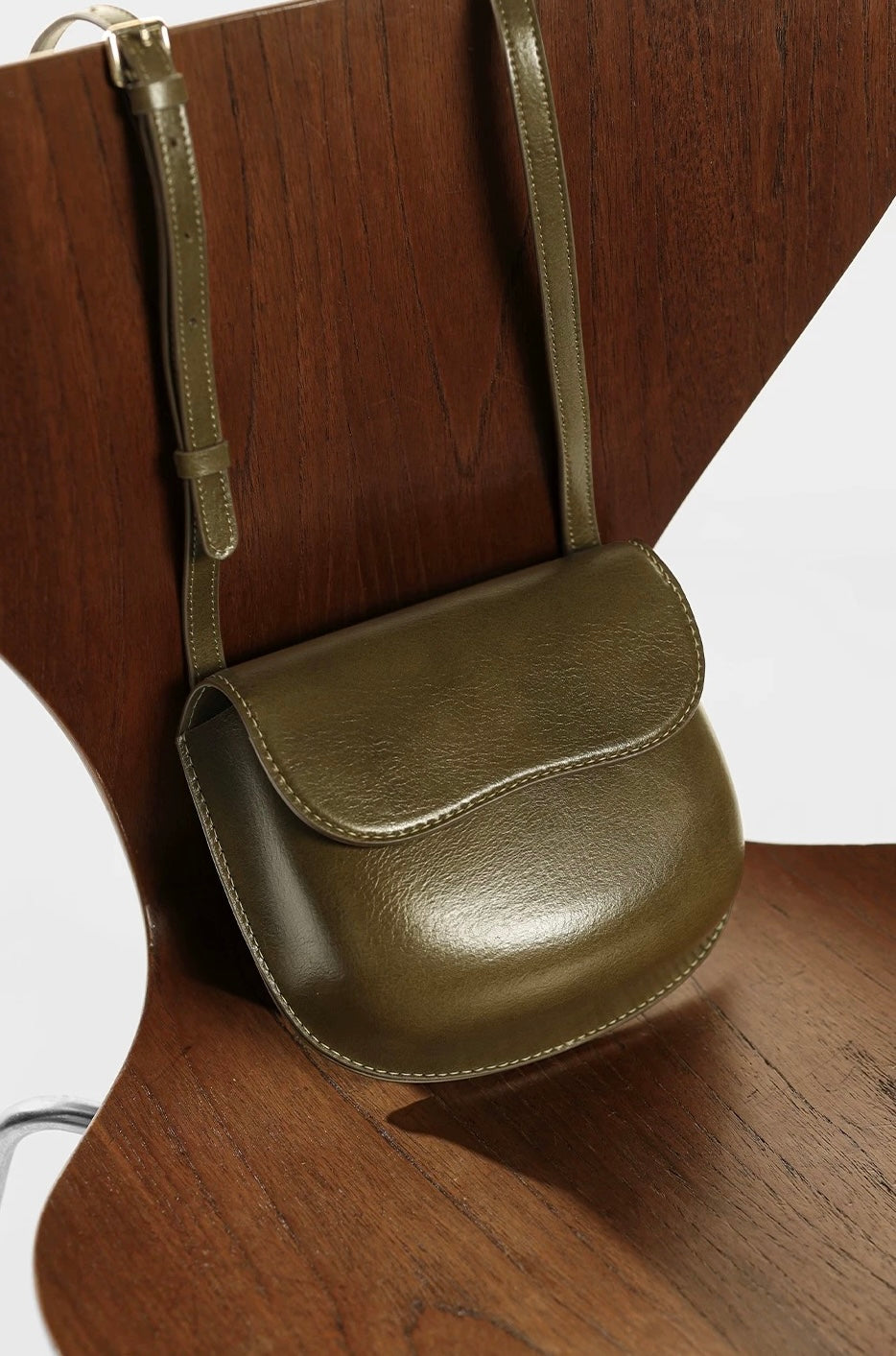 Round Edge Saddle Bag