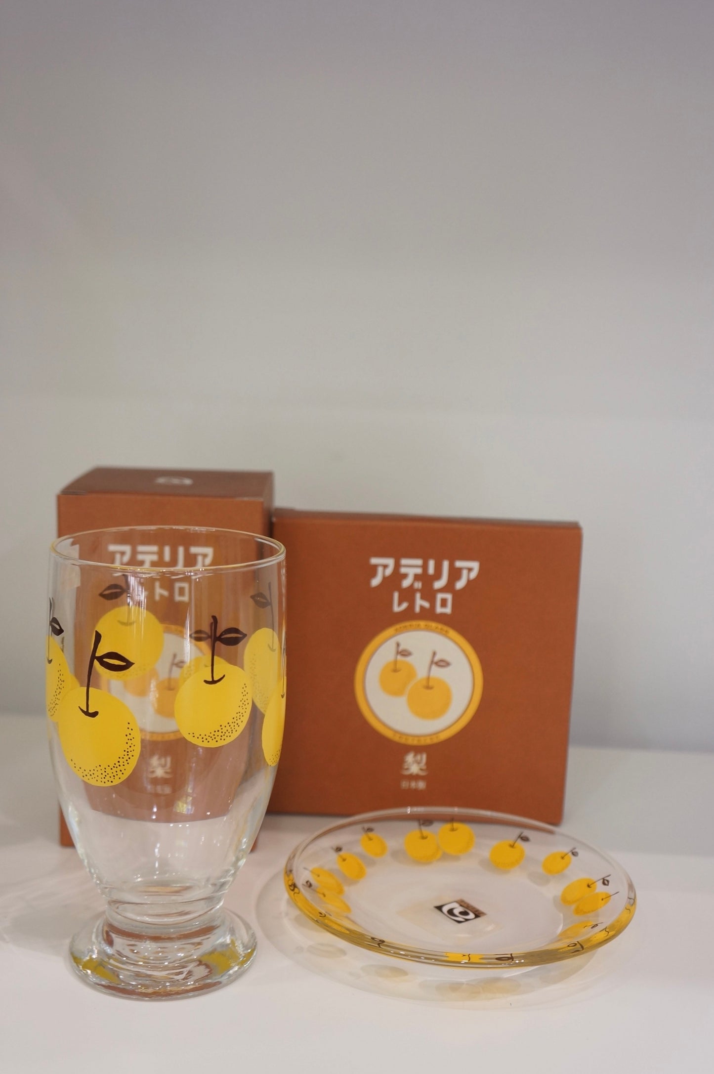 Aderia | Showa-era Retro Milkshake Cup with Saucer - Pears