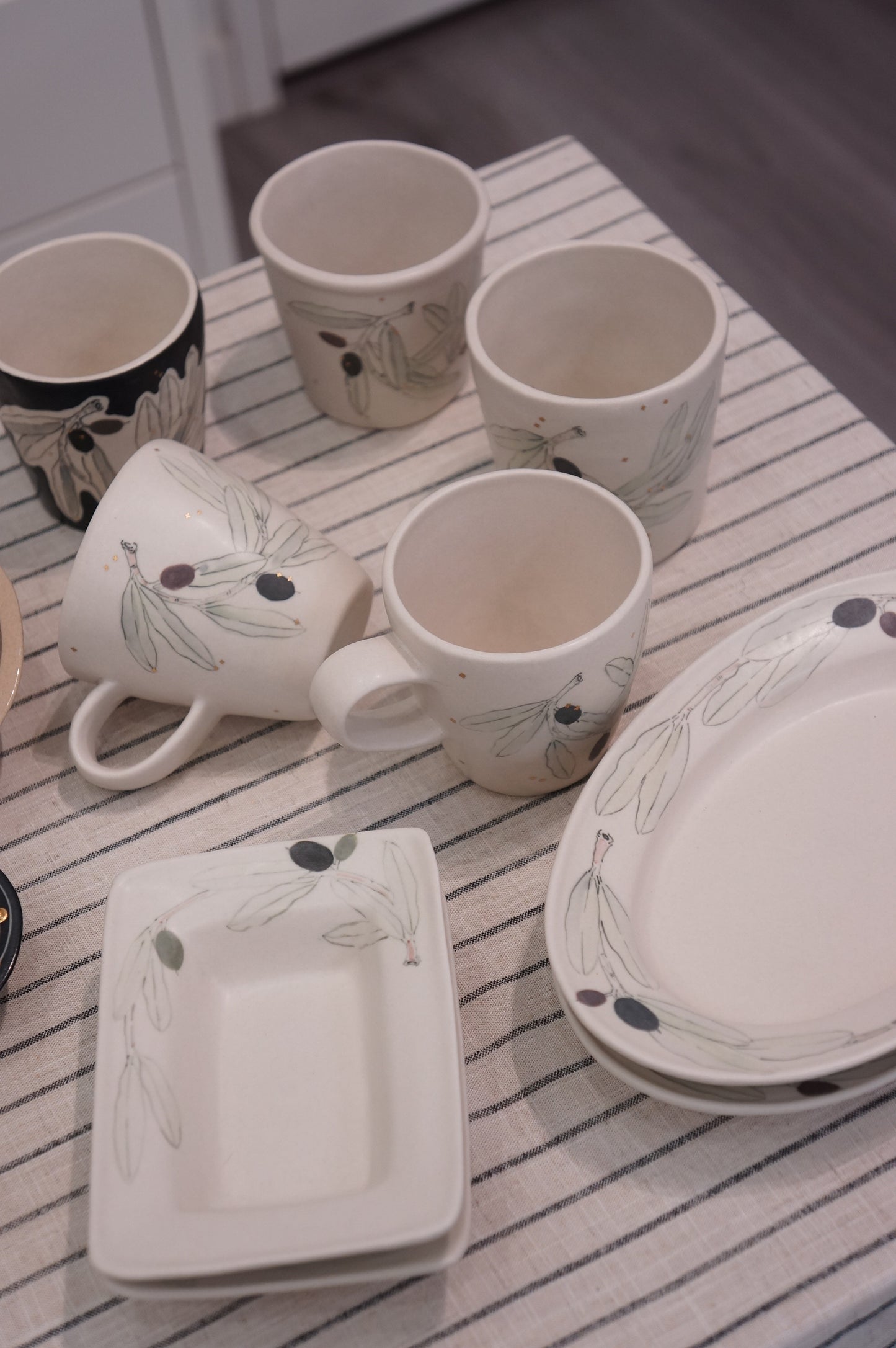 Jingdezhen | Fengying | Olive Style Mug