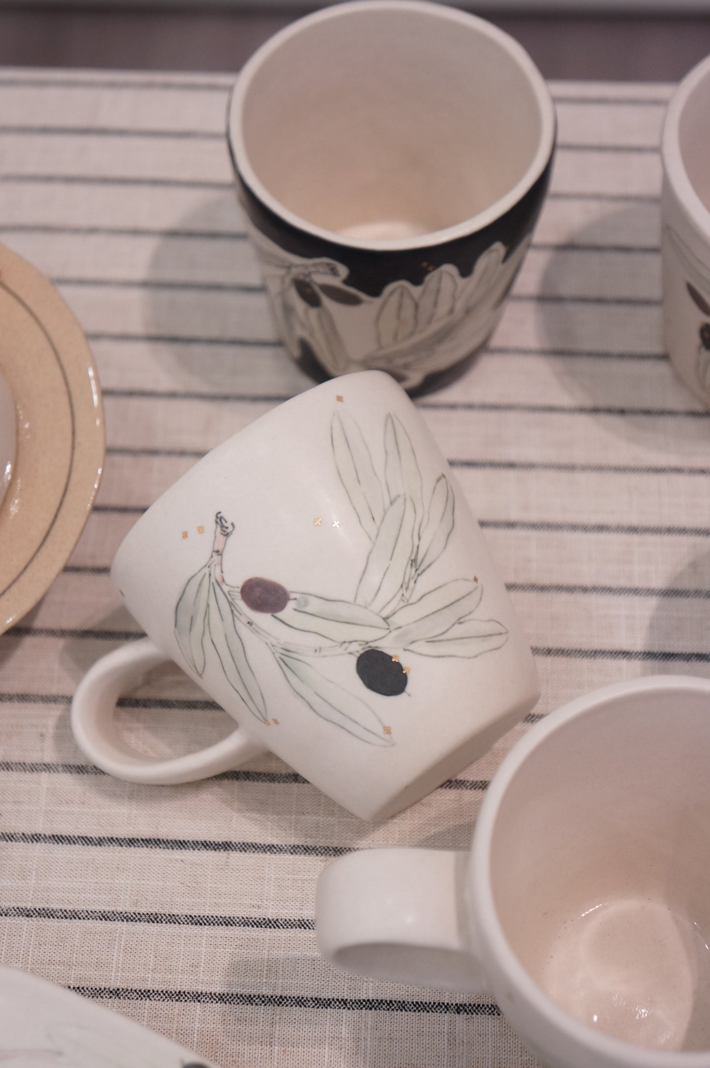 Jingdezhen | Fengying | Olive Style Mug