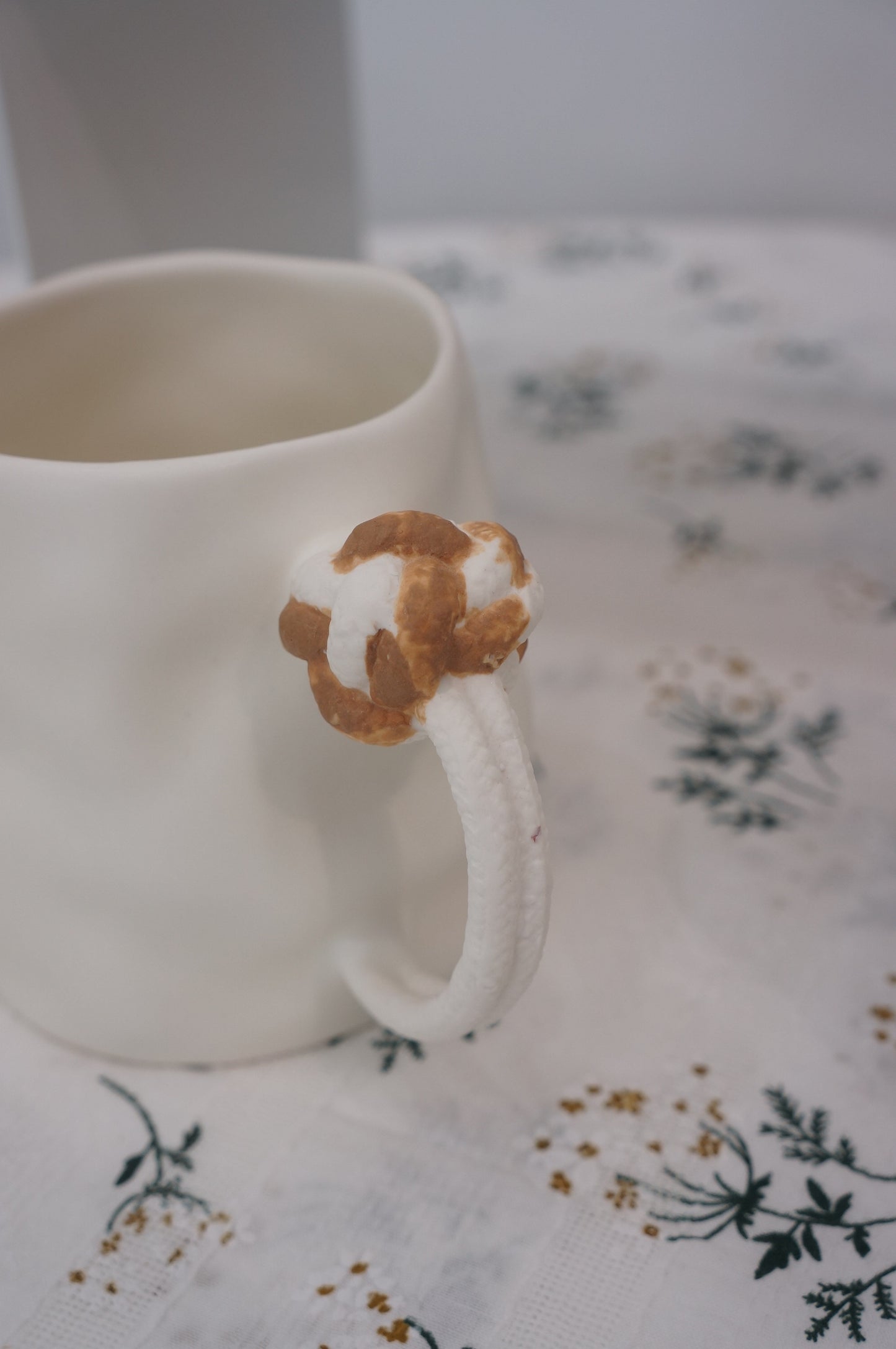 Jingdezhen | Gutou | Corrugation Single Knot Mug