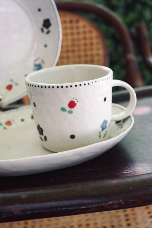 Qiuzishu | Handmade Flower Collection - Mug (Black Dots)