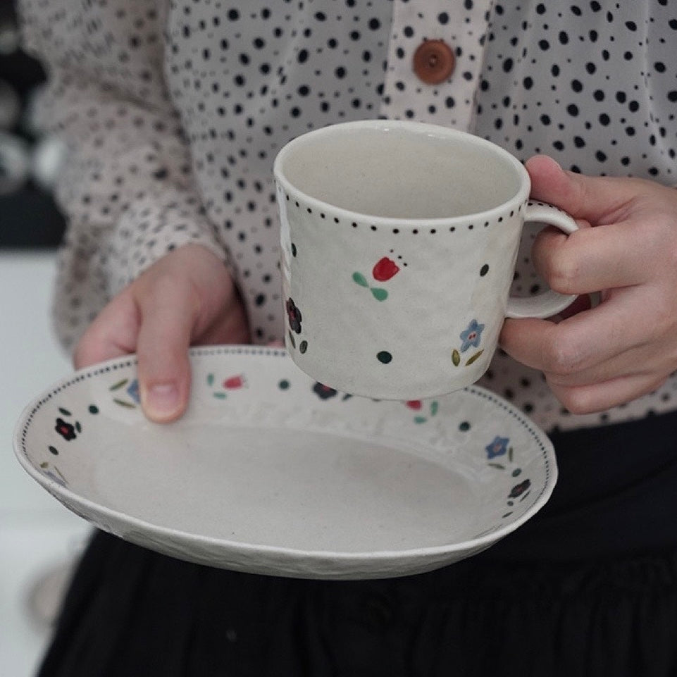 Qiuzishu | Handmade Flower Collection - Mug (Black Dots)