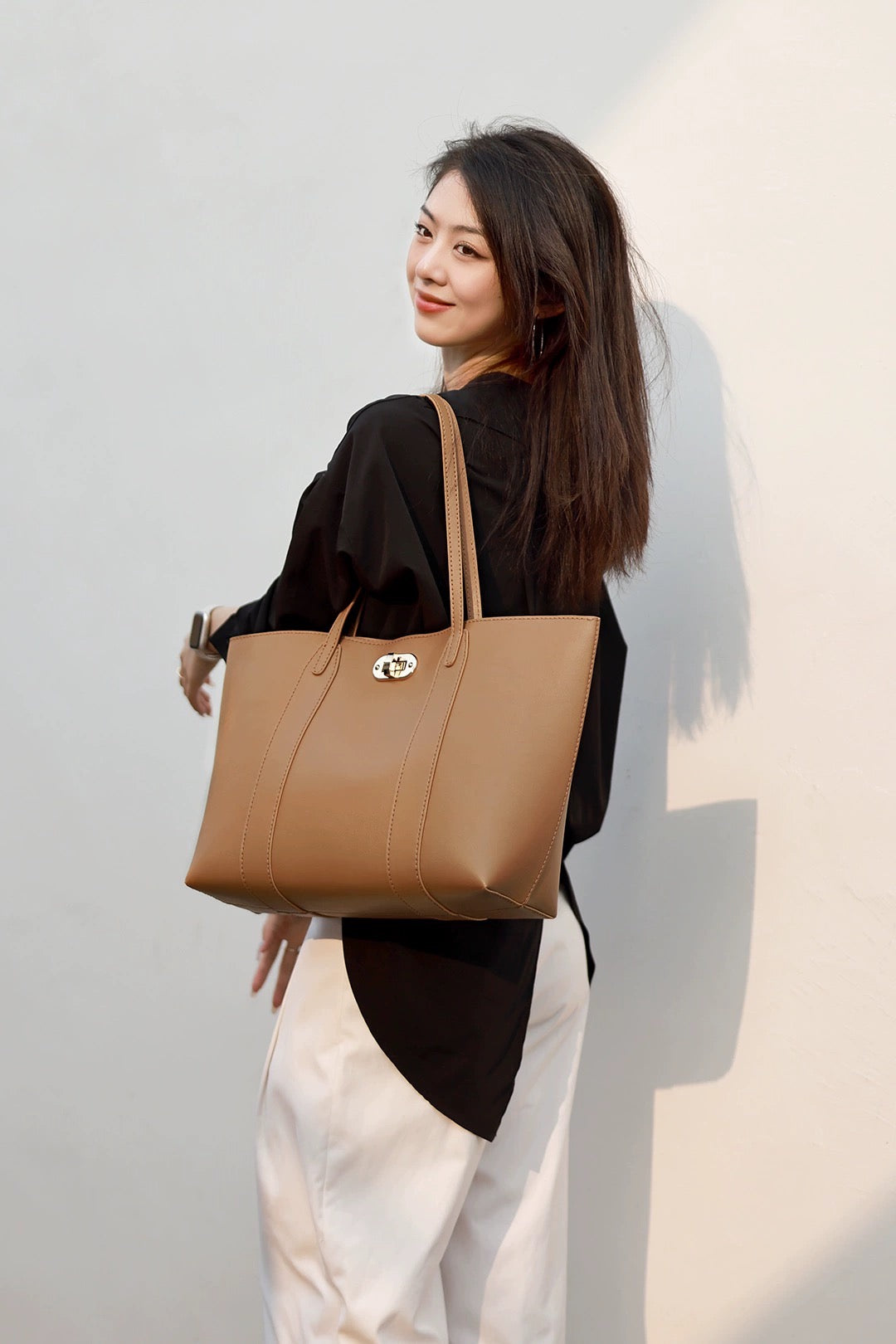 Twist Buckle Tote Bag with Detachable Sleeve Bag