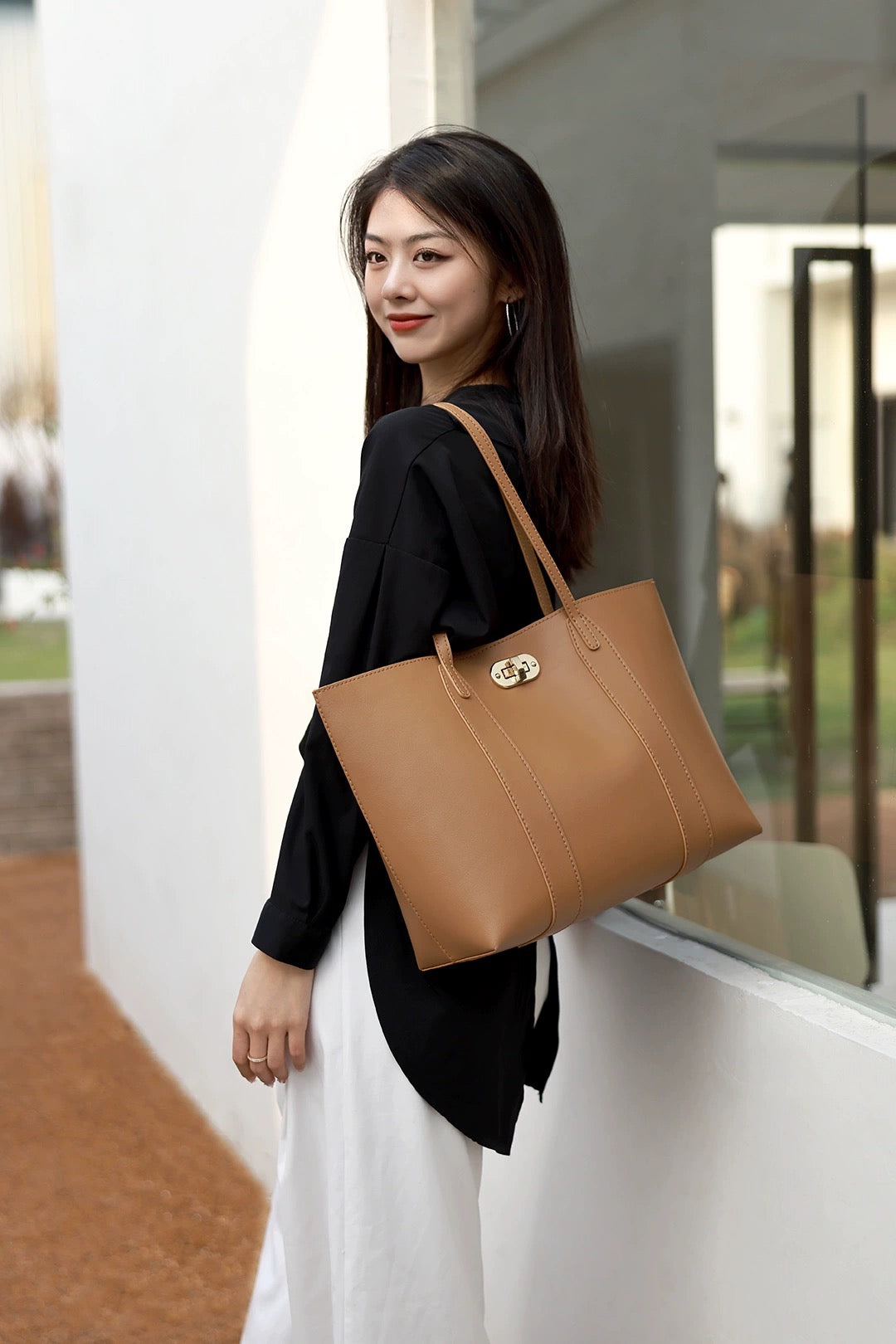 Twist Buckle Tote Bag with Detachable Sleeve Bag