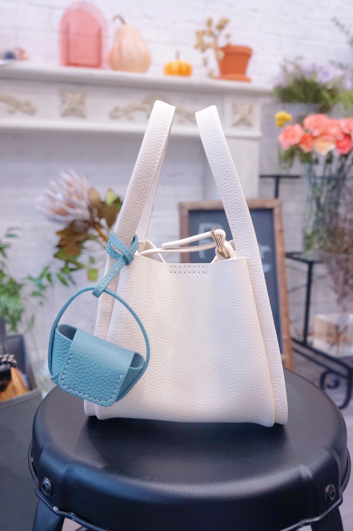 Signature Chic Bucket Bag